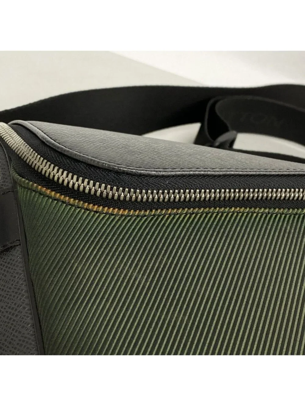 Louis Vuitton Shoulder Bag Taiga Ardoise